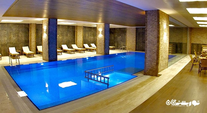 استخر سرپوشیده هتل گراند گوولسی